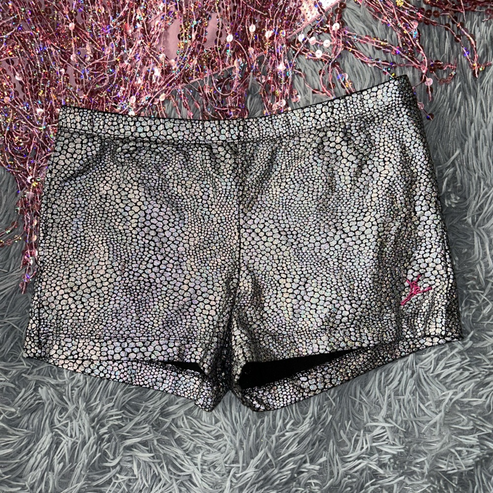 cute girls gymnastics//dance shorts ! 💕🪩